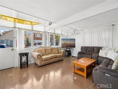 315  Sapphire  , Newport Beach, CA