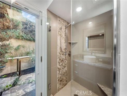 1038 Santiago Drive, Newport Beach, CA