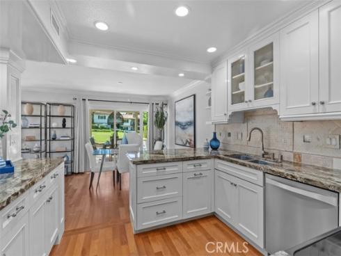 525  Vista Flora  , Newport Beach, CA