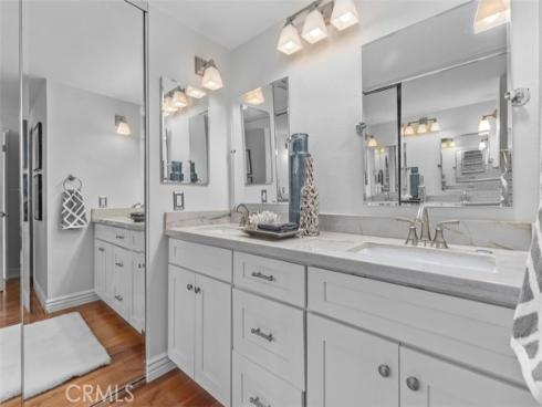 525  Vista Flora  , Newport Beach, CA