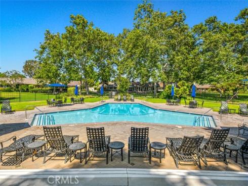 525  Vista Flora  , Newport Beach, CA