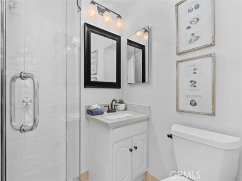 525  Vista Flora  , Newport Beach, CA