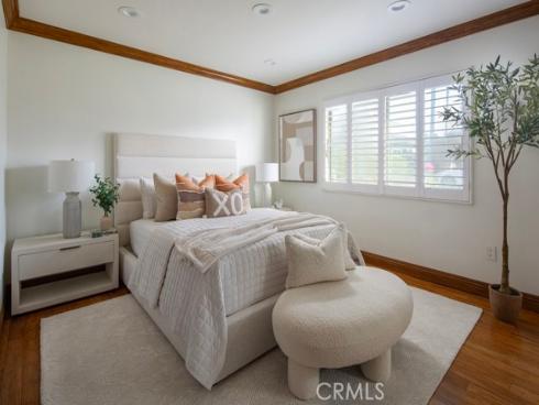 401  Holmwood  , Newport Beach, CA