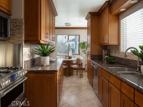 401  Holmwood  , Newport Beach, CA