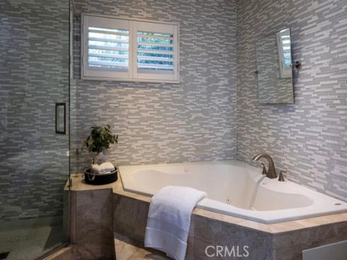 401  Holmwood  , Newport Beach, CA