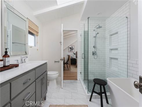 1136  Highland  , Newport Beach, CA