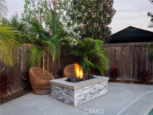 1136  Highland  , Newport Beach, CA