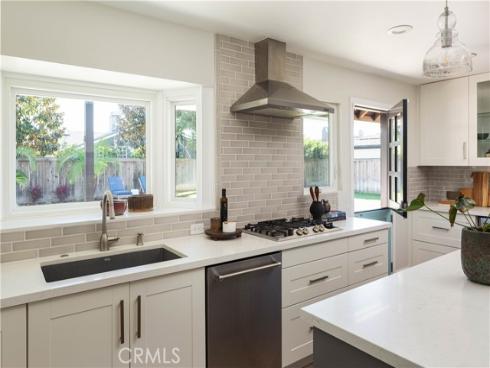 1136  Highland  , Newport Beach, CA