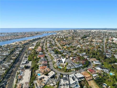 101  Kings   Place, Newport Beach, CA