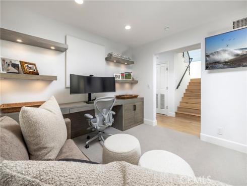 704  Via Lido Nord  , Newport Beach, CA