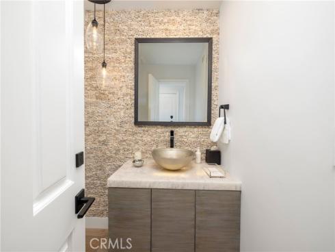 704  Via Lido Nord  , Newport Beach, CA