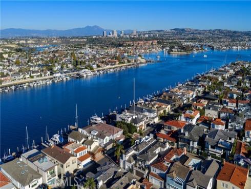 704  Via Lido Nord  , Newport Beach, CA