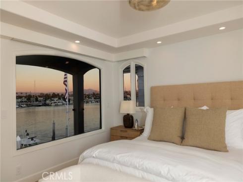 704  Via Lido Nord  , Newport Beach, CA