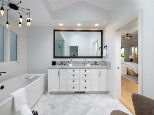 704  Via Lido Nord  , Newport Beach, CA