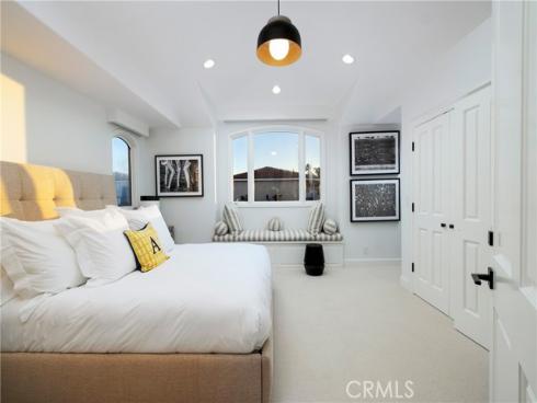 704  Via Lido Nord  , Newport Beach, CA