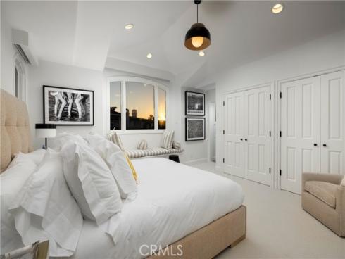 704  Via Lido Nord  , Newport Beach, CA