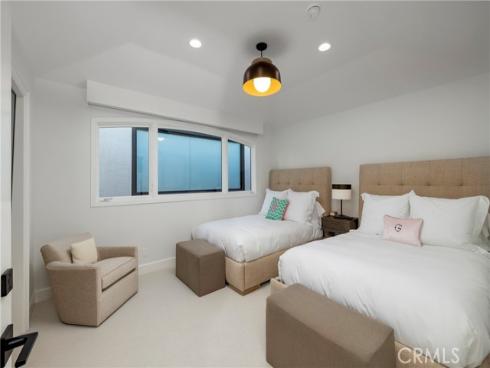 704  Via Lido Nord  , Newport Beach, CA