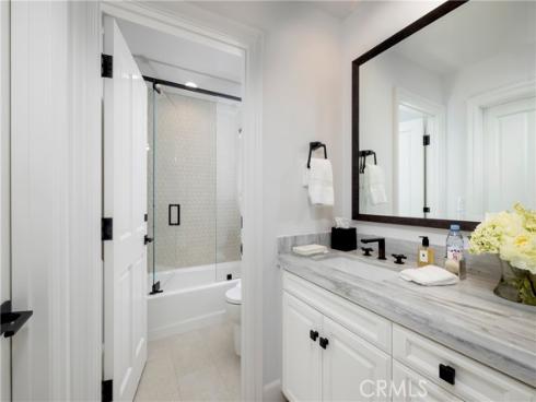 704  Via Lido Nord  , Newport Beach, CA