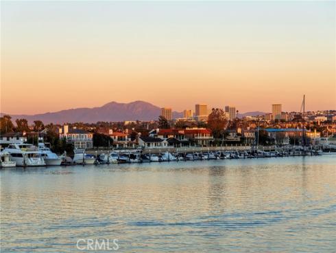 704  Via Lido Nord  , Newport Beach, CA