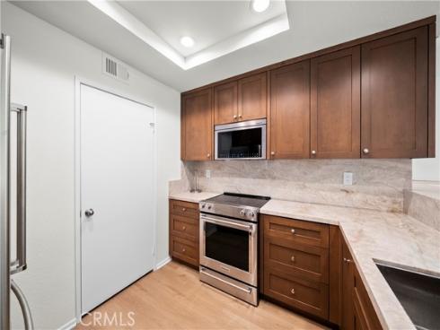 232 Villa Point Drive, Newport Beach, CA