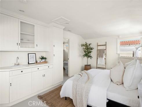 1300 W Balboa Boulevard, Newport Beach, CA