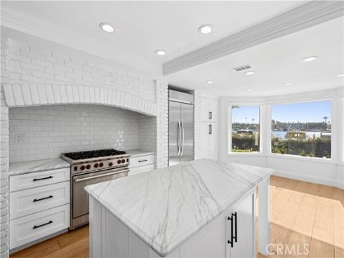 2572 Bayshore , Newport Beach, CA