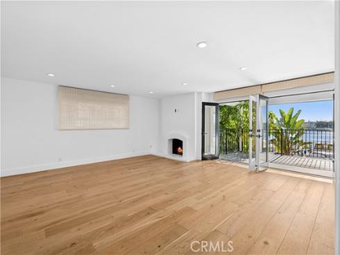 2572 Bayshore , Newport Beach, CA