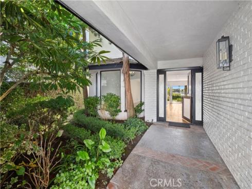 2572 Bayshore , Newport Beach, CA