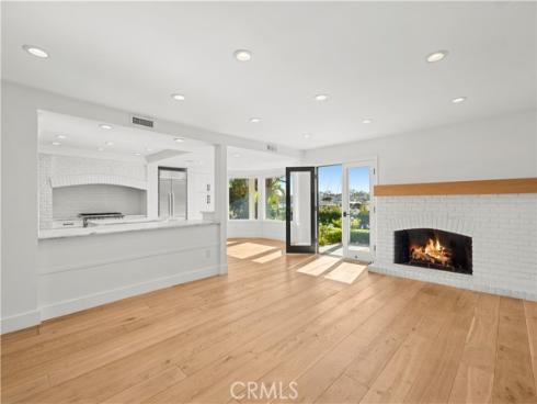 2572 Bayshore , Newport Beach, CA