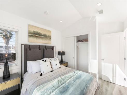 417 E Bay , Newport Beach, CA