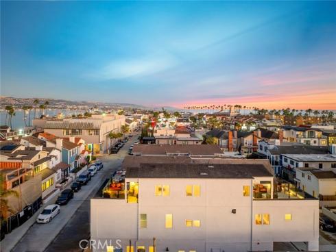 417 E Bay , Newport Beach, CA