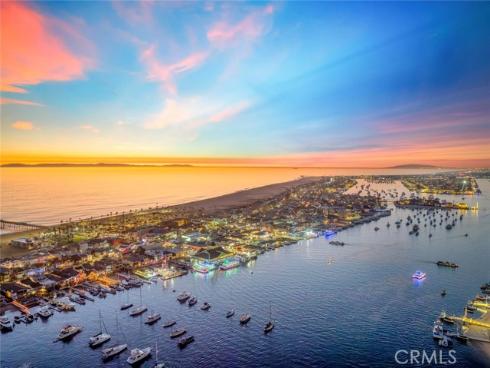 417 E Bay  , Newport Beach, CA