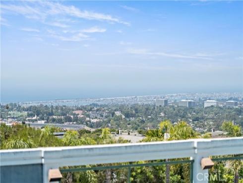 24  Narbonne  , Newport Beach, CA