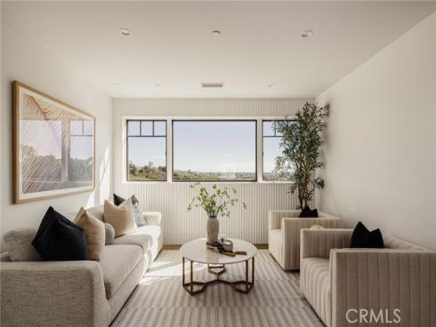 702  Saint James   Place, Newport Beach, CA