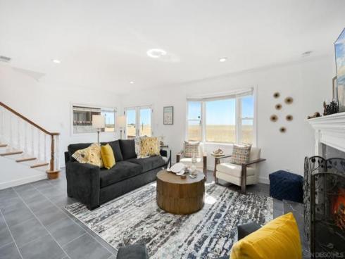 206 E Oceanfront  , Newport Beach, CA