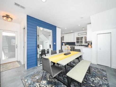 206 E Oceanfront  , Newport Beach, CA