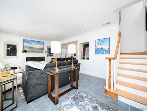 206 E Oceanfront  , Newport Beach, CA