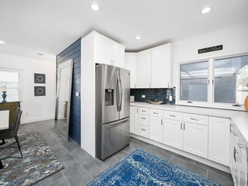 206 E Oceanfront  , Newport Beach, CA