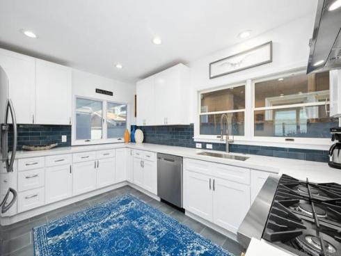 206 E Oceanfront  , Newport Beach, CA