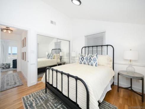 206 E Oceanfront  , Newport Beach, CA