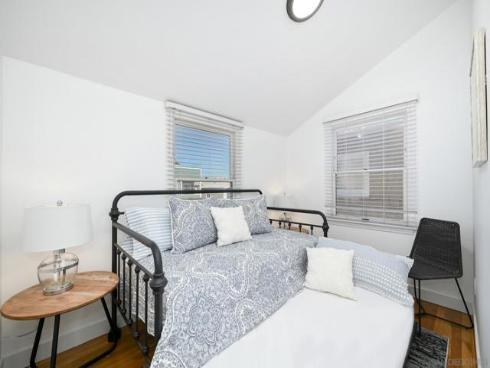 206 E Oceanfront  , Newport Beach, CA