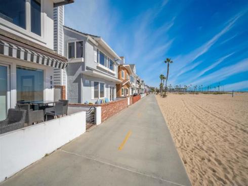 206 E Oceanfront  , Newport Beach, CA