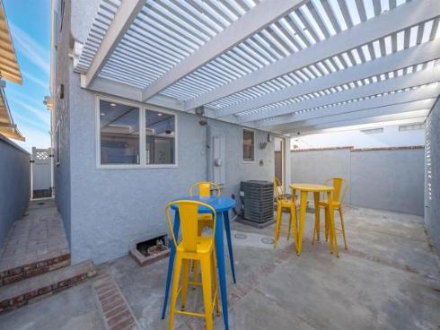 206 E Oceanfront  , Newport Beach, CA