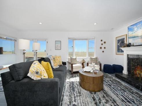 206 E Oceanfront  , Newport Beach, CA