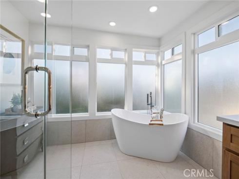 25  Rue Grand Ducal  , Newport Beach, CA