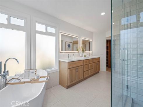 25  Rue Grand Ducal  , Newport Beach, CA