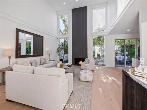 25  Rue Grand Ducal  , Newport Beach, CA