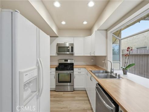 2225 Vista Huerta , Newport Beach, CA