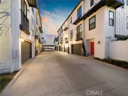 20452  Santa Ana Ave  B , Newport Beach, CA