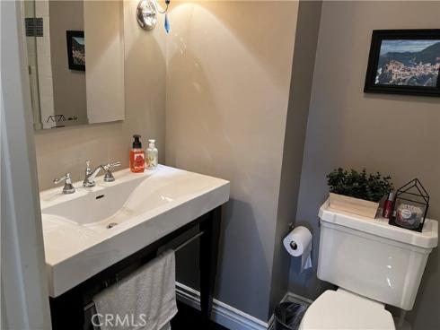 102  Scholz Plaza 149  , Newport Beach, CA